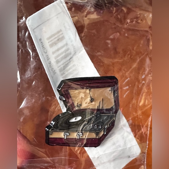 Vintage Record Player Pin - Picture 4 of 4